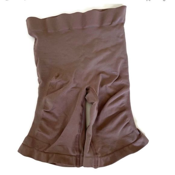 SKIMS sculpting mid thigh short Umber - Picture 4 of 4